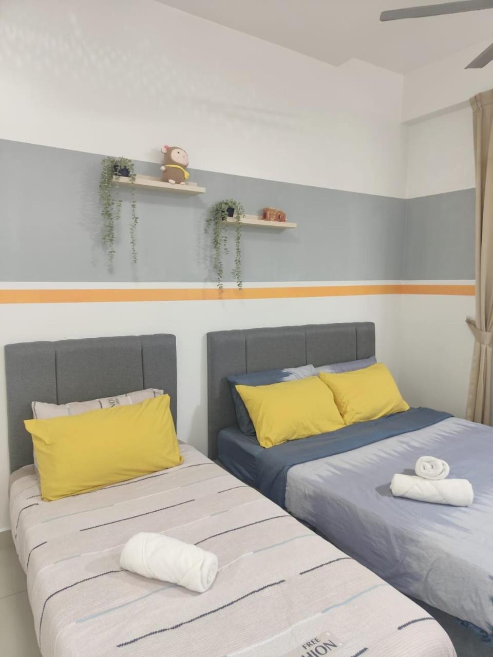 Apartment Johor Twin Galaxy Near Ciq Ksl Free Parking 10pax
