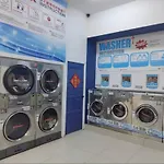 Johor Twin Galaxy Near Ciq Ksl Free Parking 10Pax