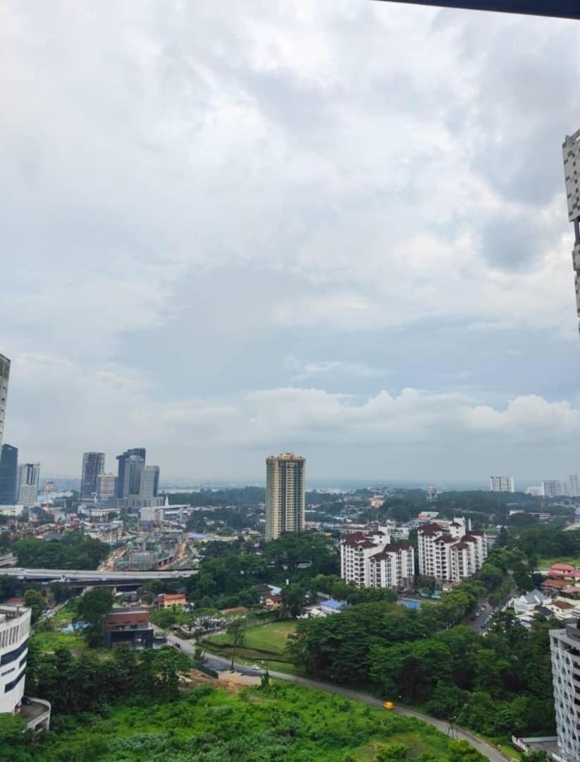 Johor Twin Galaxy Near Ciq Ksl Free Parking 10pax *